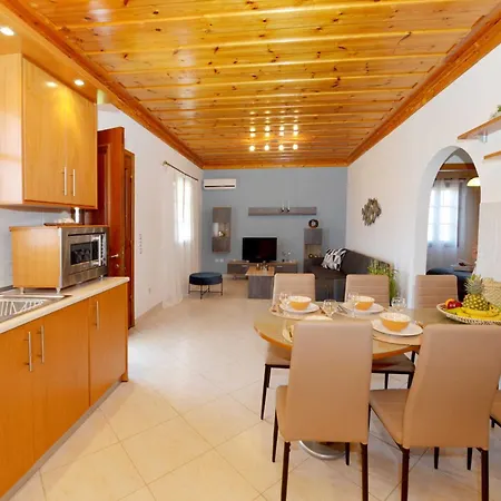 Captain Ilias House Chalki Апартаменты
