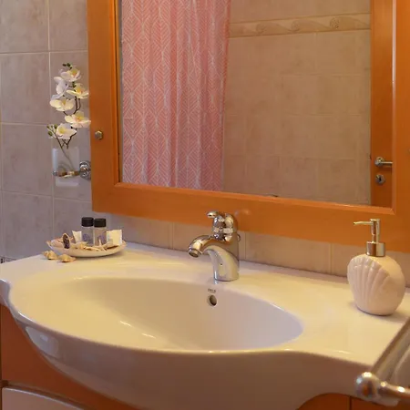 Captain Ilias House Chalki * Chalki Town