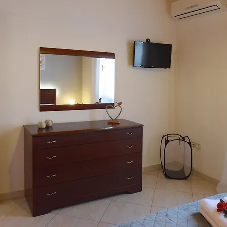 Captain Ilias House Chalki Appartement *