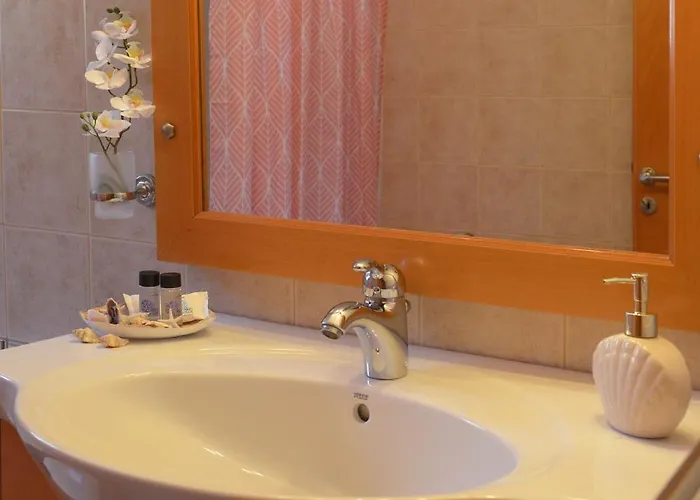 Captain Ilias House Chalki * Chalki Town