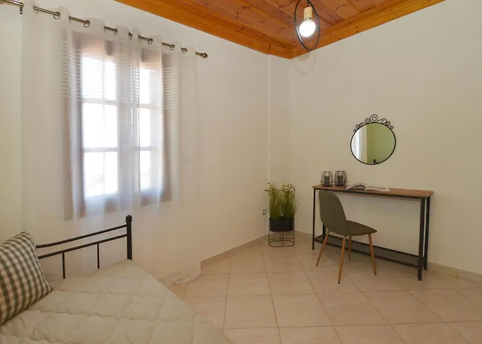 Captain Ilias House Chalki Daire *